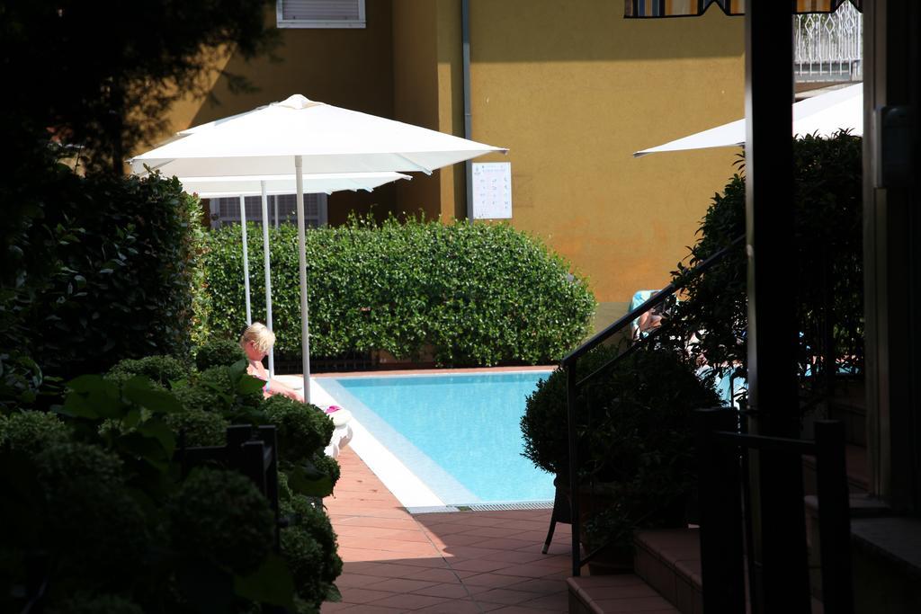 Albergo Ristorante Papa Peschiera del Garda Bagian luar foto
