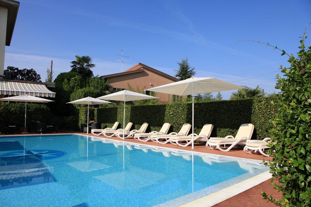Albergo Ristorante Papa Peschiera del Garda Bagian luar foto