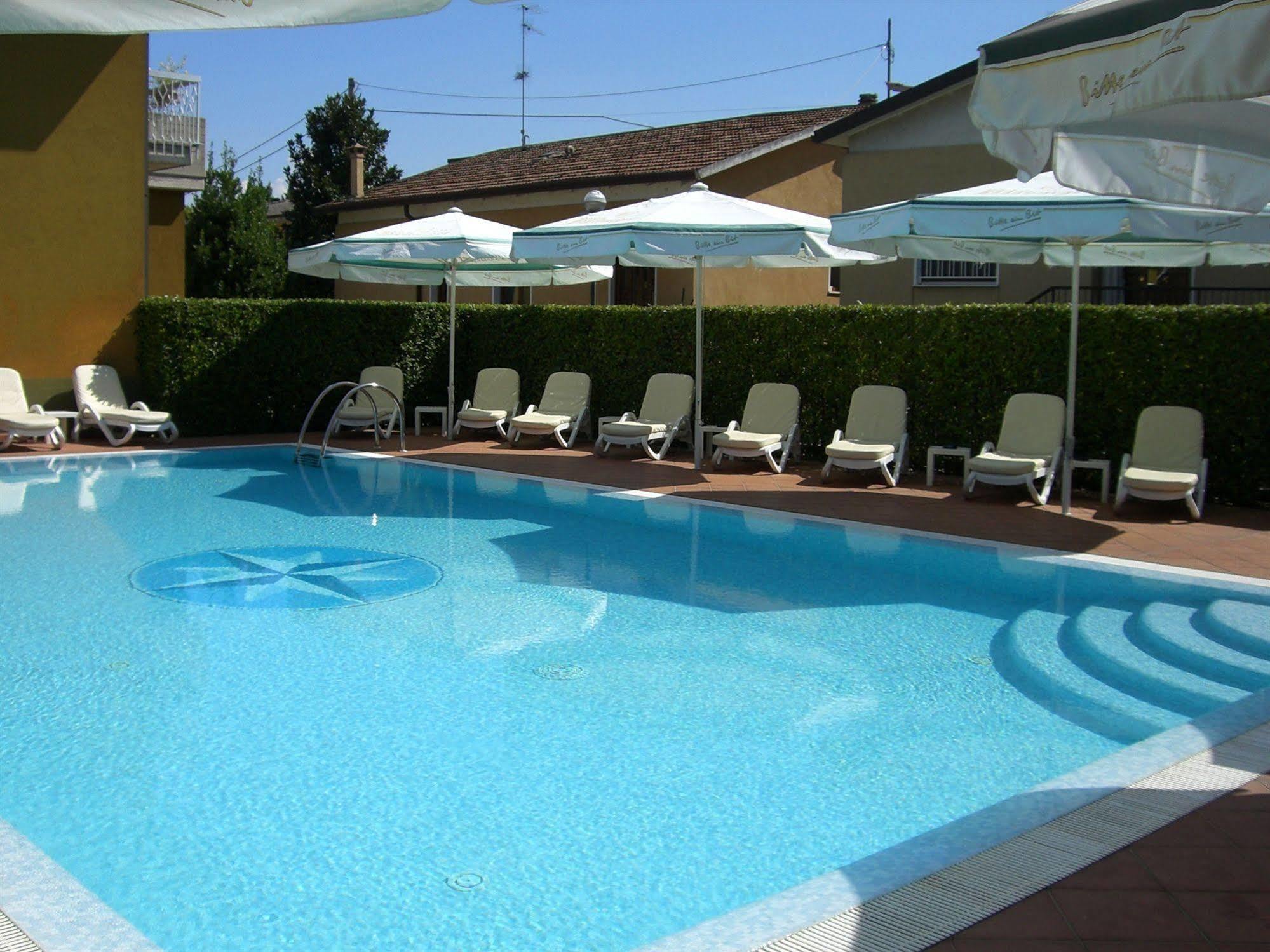 Albergo Ristorante Papa Peschiera del Garda Bagian luar foto